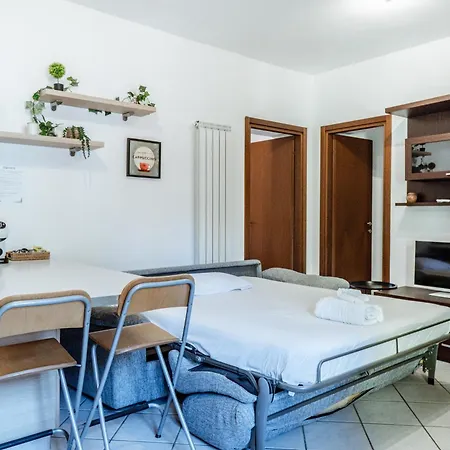 Appartement Klara's Maggiore E 24 Min Da Malpensa Airport Castelletto sopra Ticino