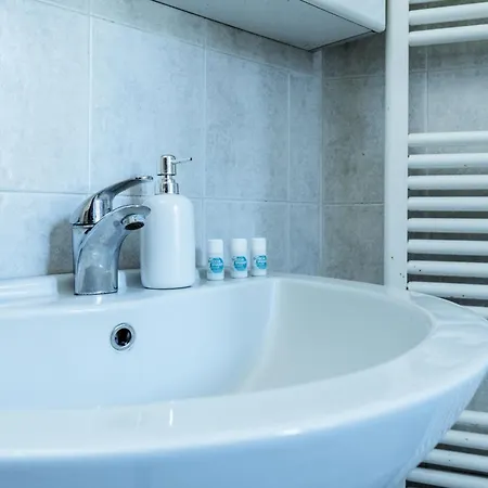 Appartement Klara's Maggiore E 24 Min Da Malpensa Airport Castelletto sopra Ticino