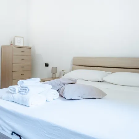 Appartement Klara's Maggiore E 24 Min Da Malpensa Airport Castelletto sopra Ticino